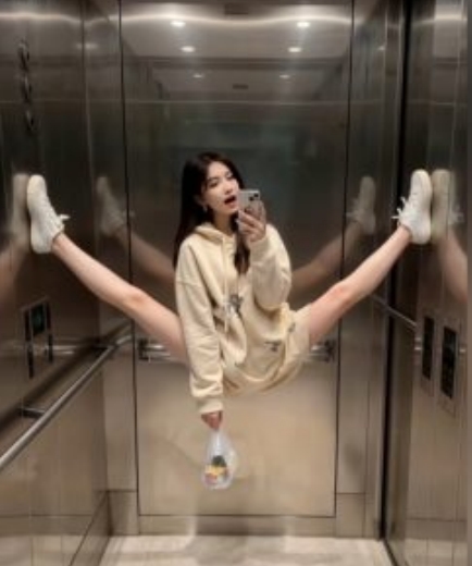 AI生成電梯一字馬美女制作教程，條條流量上萬，別再在外面被割韭菜了，全流程實操